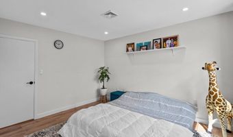 5257 Washington St 5257, Boston, MA 02132