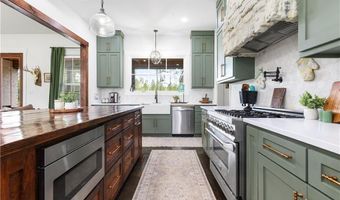 1100 Foxtrap Rd, Axis, AL 36505