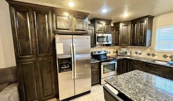 512 Almond Tree Ln, Clovis, NM 88101