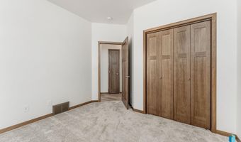 901 S Brek Ave, Brandon, SD 57005
