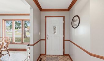 1309 Sanders Dr, Auburn, IN 46706