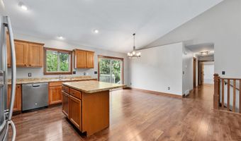 2544 Avery Ln, Altoona, WI 54720