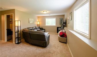 608 School St, Anoka, MN 55303