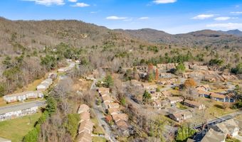 1 Hedgerose Ct B, Asheville, NC 28805