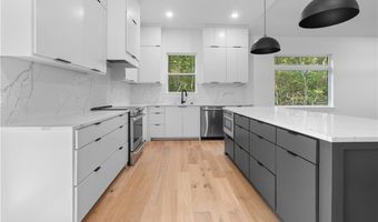 8 Wigtown Ln, Bella Vista, AR 72715