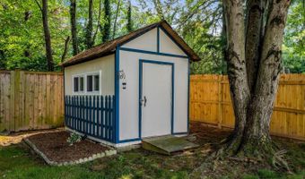 4003 KLOMAN St, Annandale, VA 22003