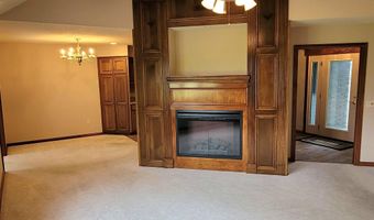 204 Steeplechase Dr, Auburn, IN 46706
