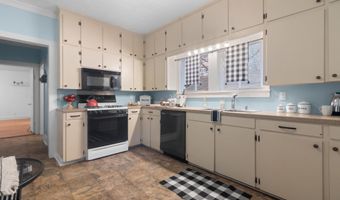 203 5th St, Abbeville, LA 70510