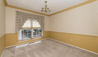 817 Woodside Trails Dr, Ballwin, MO 63021