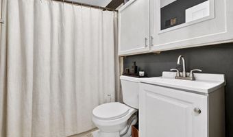 9828 Whitcomb Ln, Affton, MO 63123