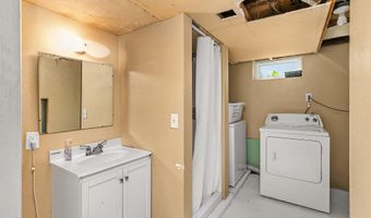 1427 Mattern Ave, Des Moines, IA 50316