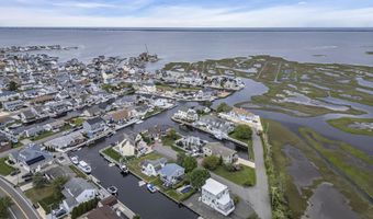 221 Magnolia Dr, Bayville, NJ 08721
