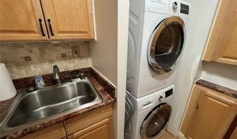 1122 Elm St 301, Honolulu, HI 96814