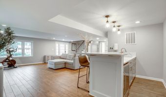 8217 CINDY Ln, Bethesda, MD 20817