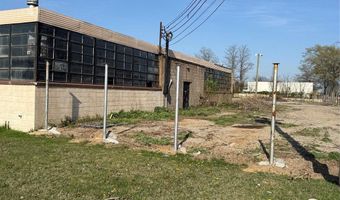 699 Albany Ave, Amityville, NY 11701