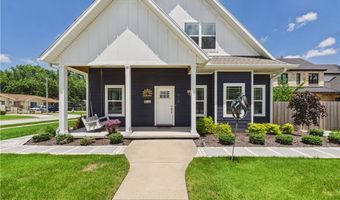 616 2nd St, Bentonville, AR 72712