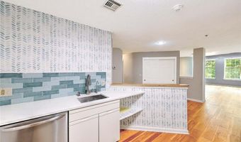 2 School St 334, Lincoln, RI 02802