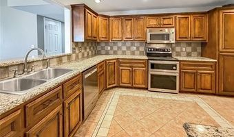 2114 Oakglen Dr, Ardmore, OK 73401