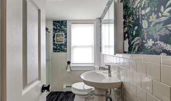 5 Howard St 2, Newport, RI 02840