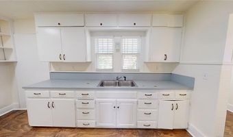 805 E 17th St, Ada, OK 74820