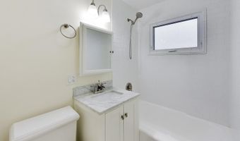 909 E Oakton St, Arlington Heights, IL 60004