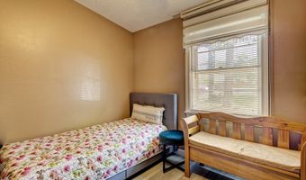 681 Stevens St, Bristol, CT 06010