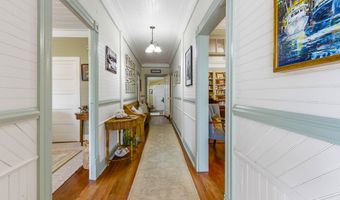 128 4th St, Apalachicola, FL 32320
