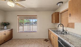 924 E GRANADA Ave, Apache Junction, AZ 85119