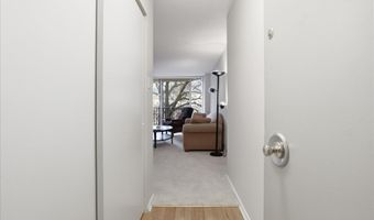 4600 S FOUR MILE RUN Dr 207, Arlington, VA 22204