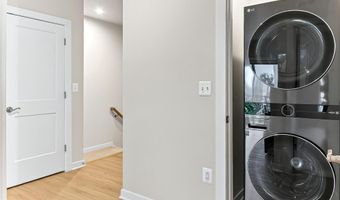 20328 NEWFOUNDLAND Sq, Ashburn, VA 20147