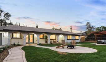 3226 Summit Dr, Escondido, CA 92025