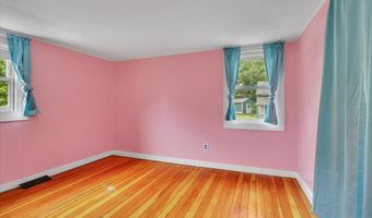 28 Arlington Rd, Coventry, CT 06238