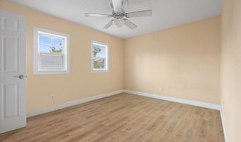 301 2ND St, Atlantic Beach, FL 32233