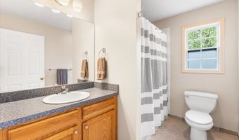 15 Upper Plateau Dr, Alloway, NJ 07462