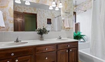 639 Oakridge Dr, Bartlesville, OK 74006
