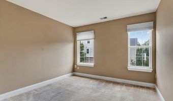 5053 DONOVAN Dr, Alexandria, VA 22304
