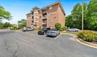 941 N Swift Rd 201, Addison, IL 60101