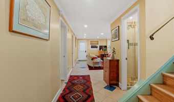 5929 AVON Dr, Bethesda, MD 20814