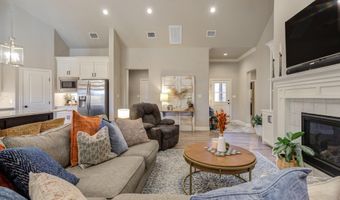 135 Calvin Dr, Wolfforth, TX 79382