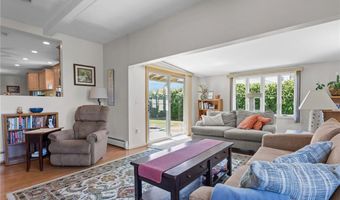 66 W River Pkwy, North Providence, RI 02904
