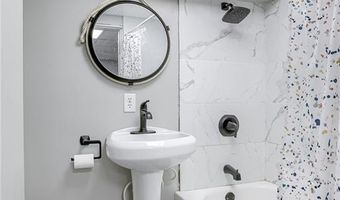 847 Lake Viking Ter, Altamont, MO 64620