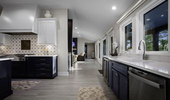927 N Shore Dr, Biloxi, MS 39532