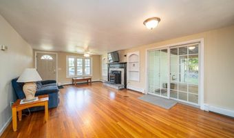 130 Austin Rd, North Kingstown, RI 02852