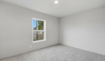 20815 WALNUT St, Aurora, OR 97002