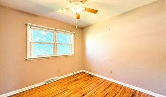 38 Grounds Pl, Albany, NY 12205