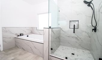 19299 Roanoke Rd, Apple Valley, CA 92307