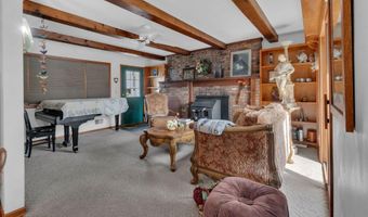 78 Nautilus St, Beachwood, NJ 08722