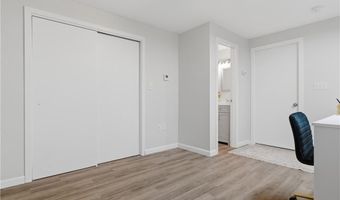 5 Aurora Dr, Cumberland, RI 02864