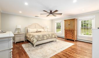 9 Hidden Brook Dr, Brookfield, CT 06804