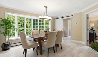 4 Hunters Rd, Bedford, NH 03110